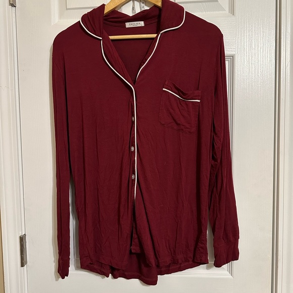 Long sleeve and jogger pajama set - Picture 1 of 7